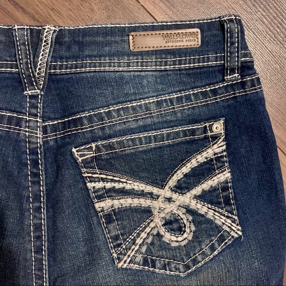 Distressed Denim jeans - Wallflower / Eclipse - Picture 4 of 10